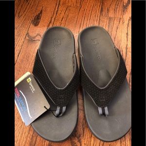5 pairs Spenco sandals all new with tags sz5